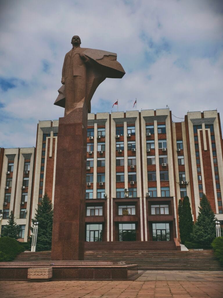 Statue of Lenin in Tiraspol, transnistrie, pridnestrovie