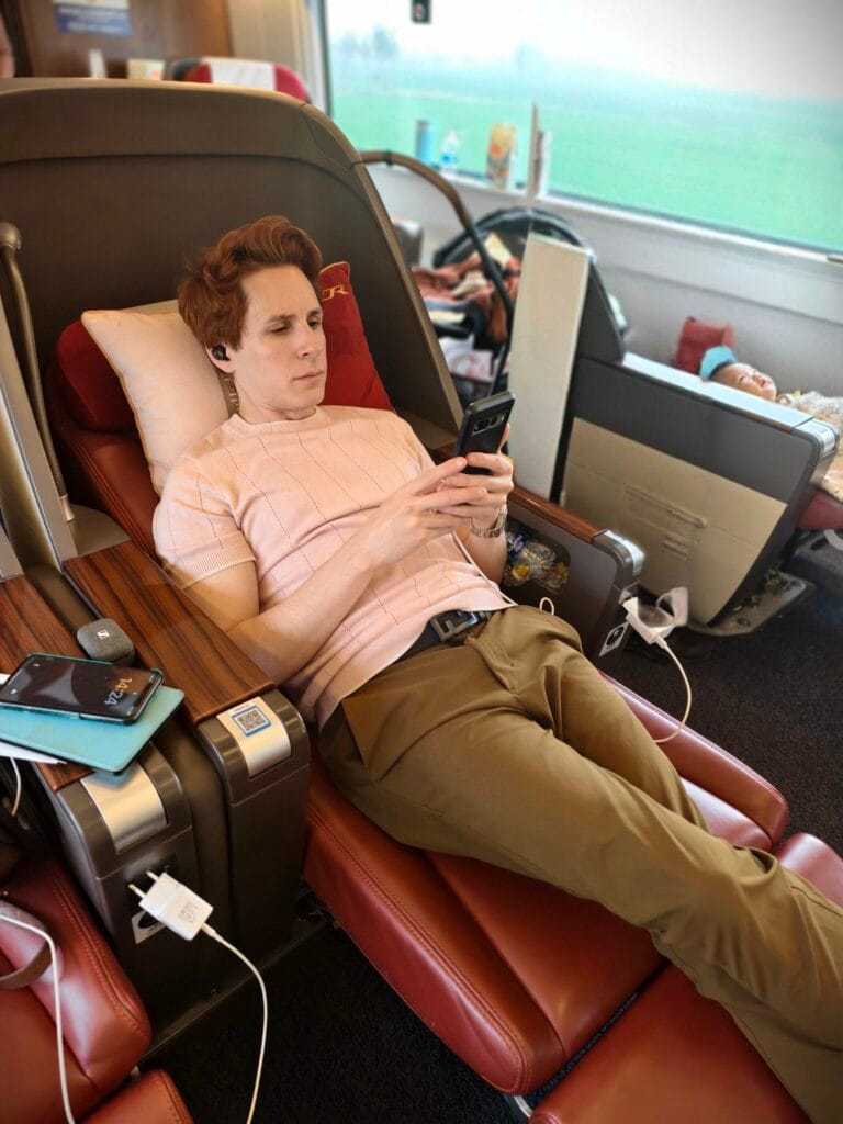 Scoot riding on China High Speed train in business class