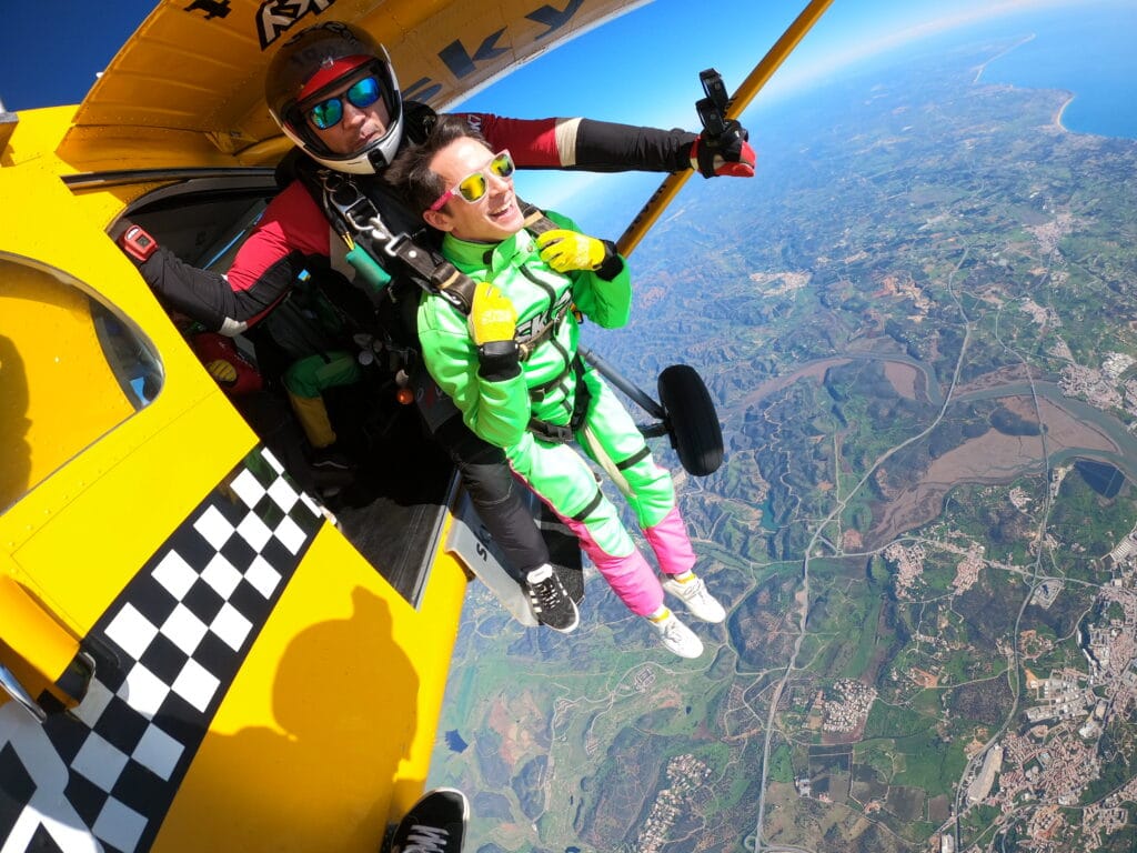 Scoot exiting the airplane from 15,000ft